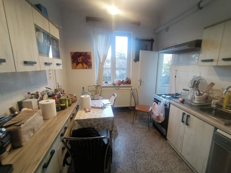Casă individuală cu 5 camere cu Canalizare în Andrei Mureșanu