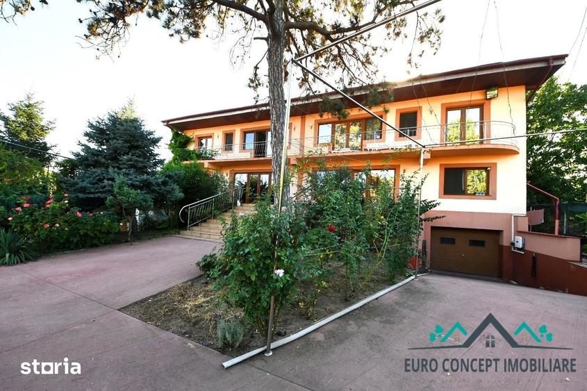 Casă cu Teren 1657 Mp în Central
