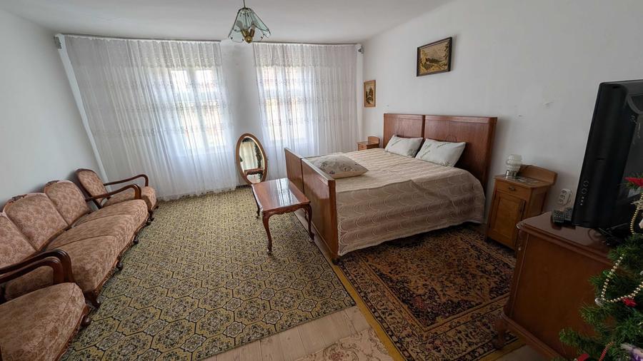 Casă cu 3 camere decomandat în Bulci