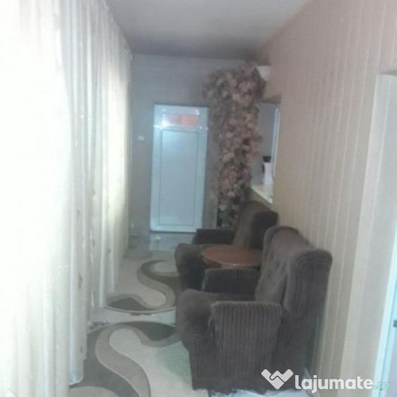 Casă cu 9 camere cu Teren 1500 Mp în Corbu
