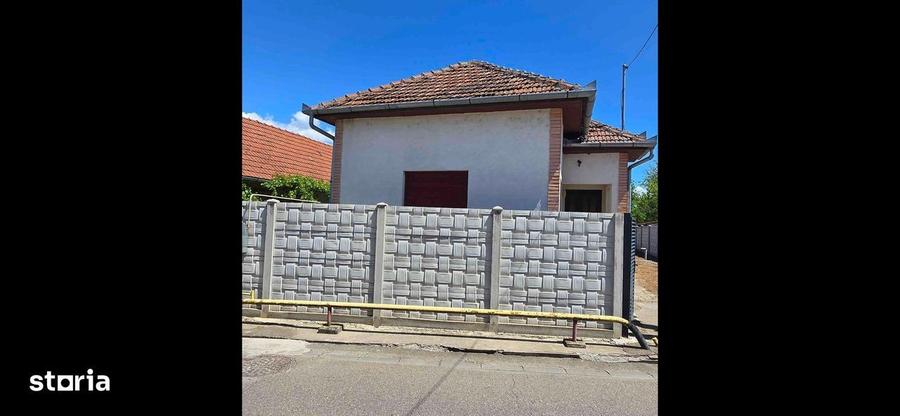 Casa in Cristur cu trei camere. - 10
