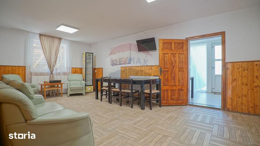 Casă cu Teren 1137 Mp în Moieciu