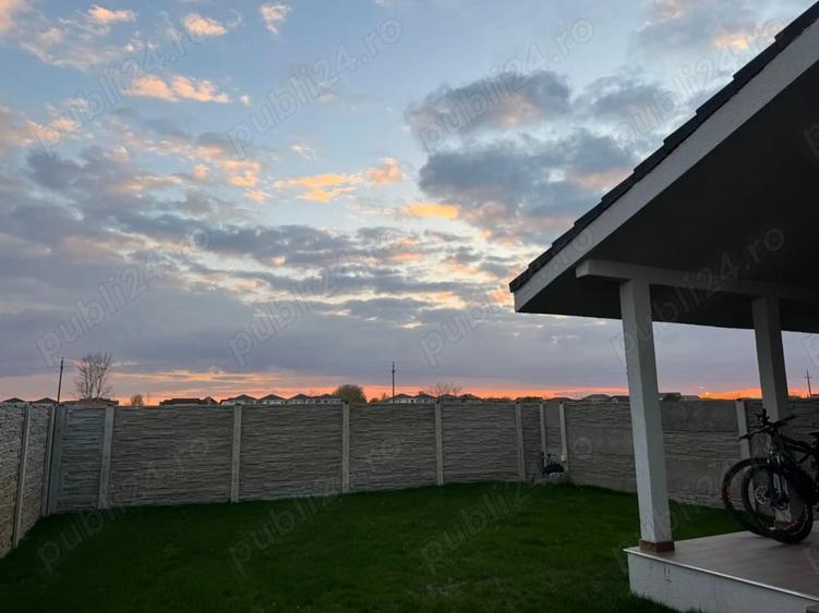 Casă cu 3 camere cu Teren 250 Mp în Exterior Vest