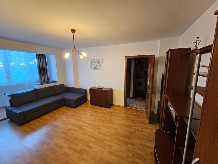 Apartament cu 2 camere semidecomandat, mobilat în Unirii