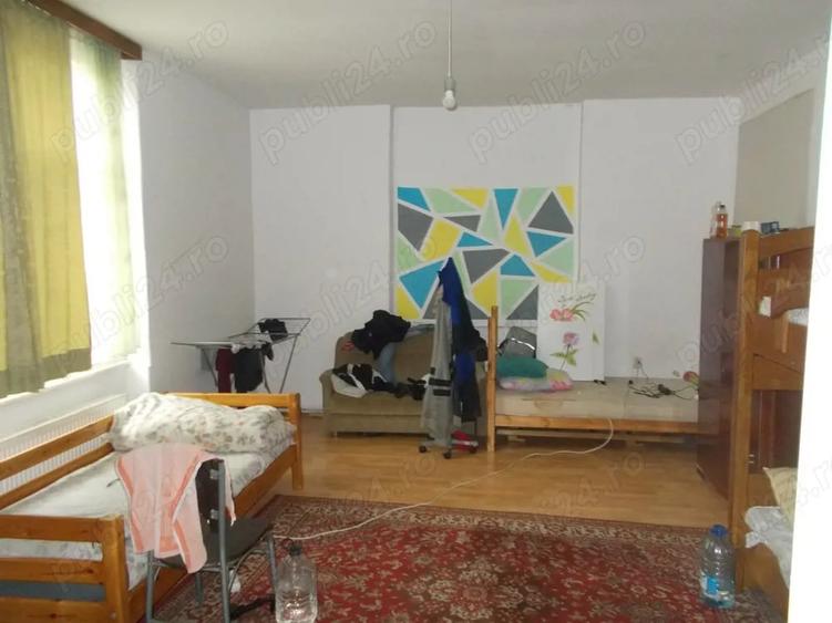 Casă cu 4 camere cu Teren 1800 Mp în Pișchia