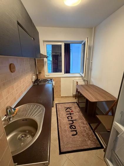 Apartament cu 2 camere semidecomandat, mobilat în Gorjului