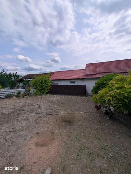 Casă cu 4 camere cu Teren 1098 Mp în Chișineu-Criș