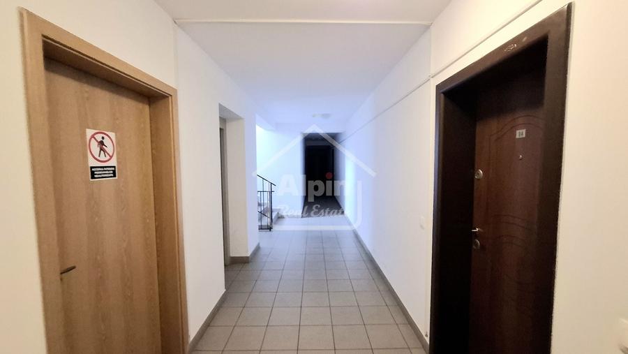 Apartament cu 2 camere decomandat, mobilat în Tractorul