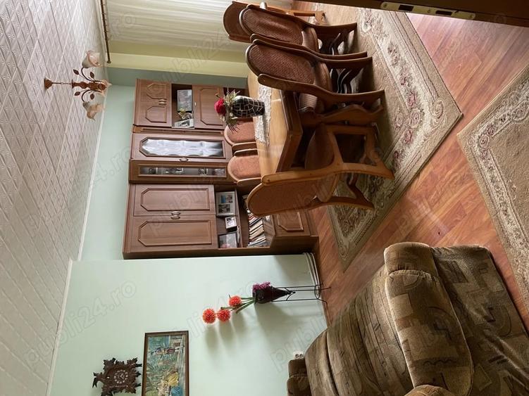 Apartament cu 4 camere decomandat în Central