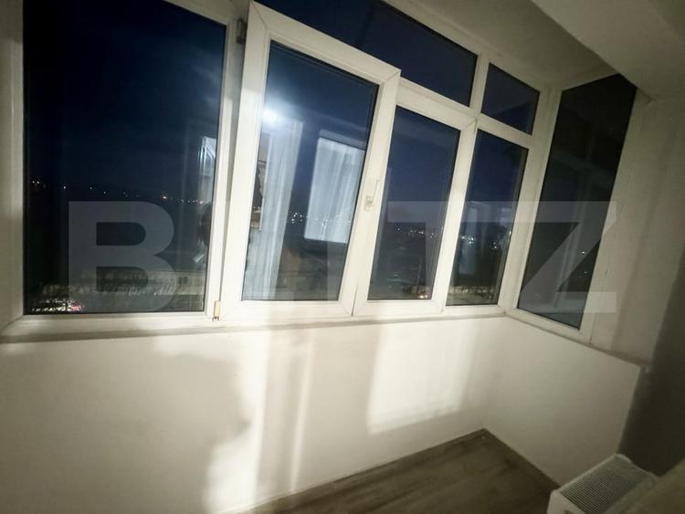 Garsonieră decomandată, mobilată în Rovine