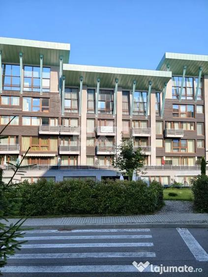 Apartament cu 5 camere decomandat în Poiana Brașov