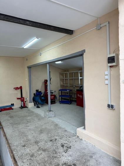 Spațiu comercial, în Petros