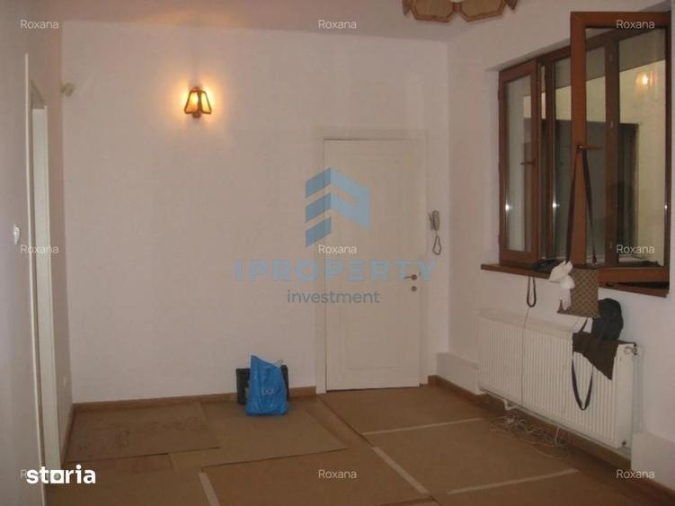 Apartament cu 6 camere în Romană