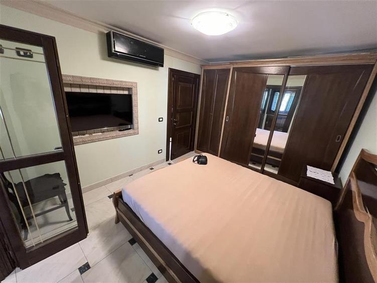 Apartament cu 3 camere decomandat, mobilat în Est