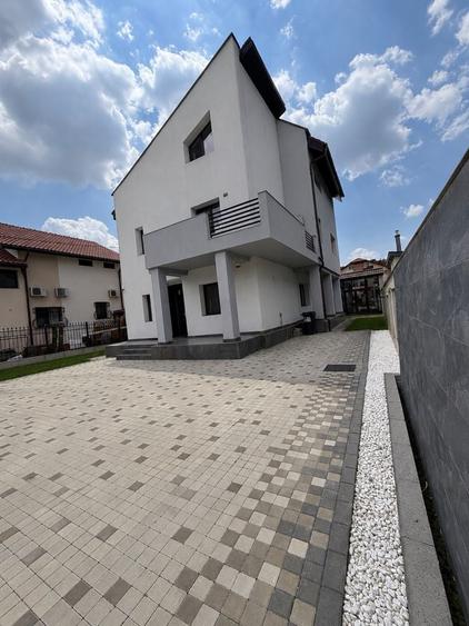 Casă cu 4 camere în Central
