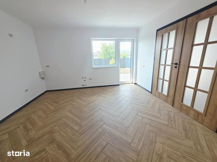 Vand casa singur in curte cu sistem camere video Izvor Tarlungeni - 9