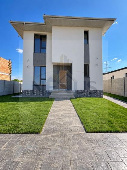 Casă individuală cu 5 camere cu Canalizare în Berceni