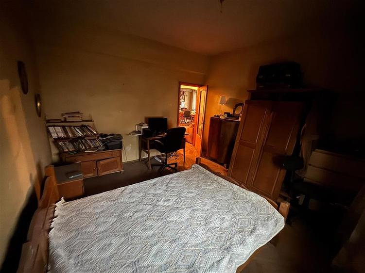 Apartament cu 4 camere decomandat în Armeneasca