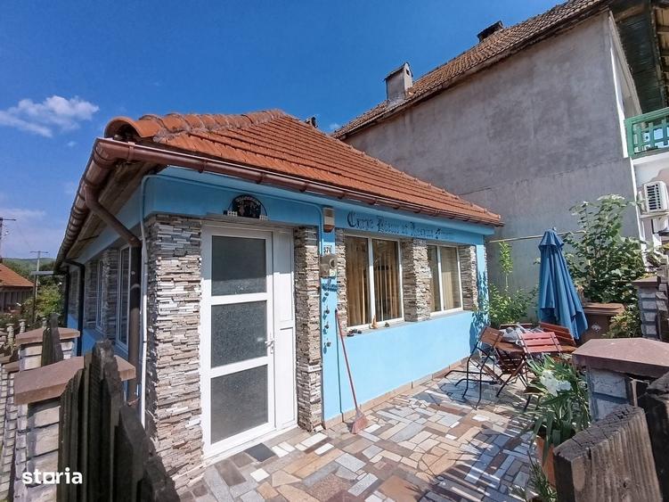 Casă cu 4 camere decomandat cu Teren 200 Mp în Central