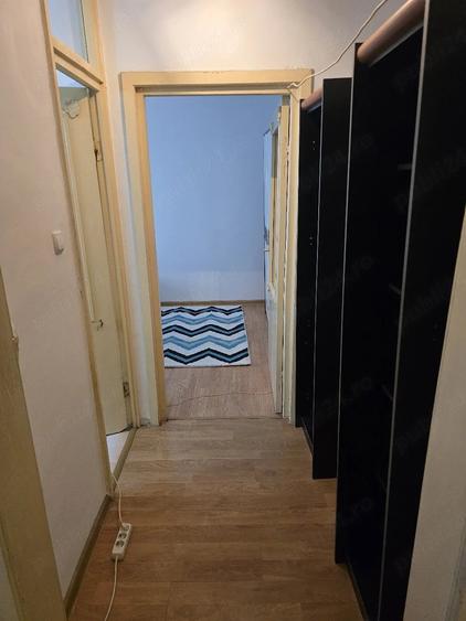 Apartament cu 3 camere decomandat în Medicină