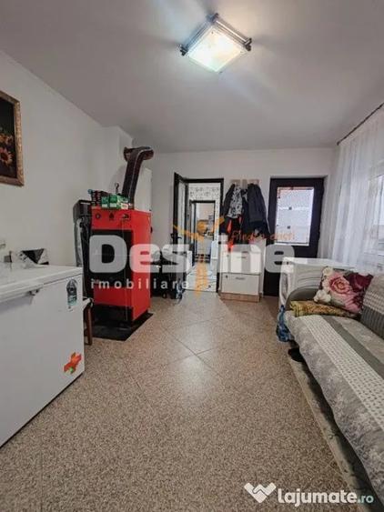 Casă cu 5 camere cu Teren 3000 Mp în Mânjești