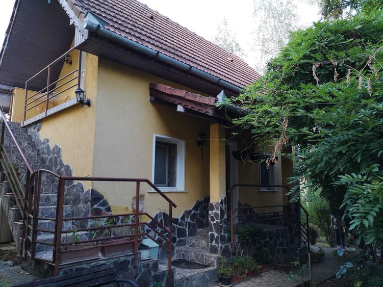 Casă cu 4 camere în Fornădia