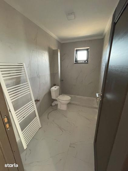 Casă cu 4 camere cu Teren 400 Mp în Central