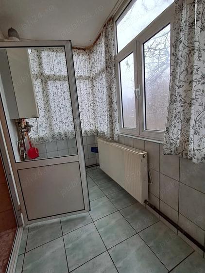 Apartament cu 3 camere decomandat în Tomești