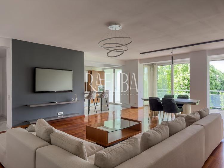 Apartament cu 4 camere semidecomandat, mobilat în Primăverii