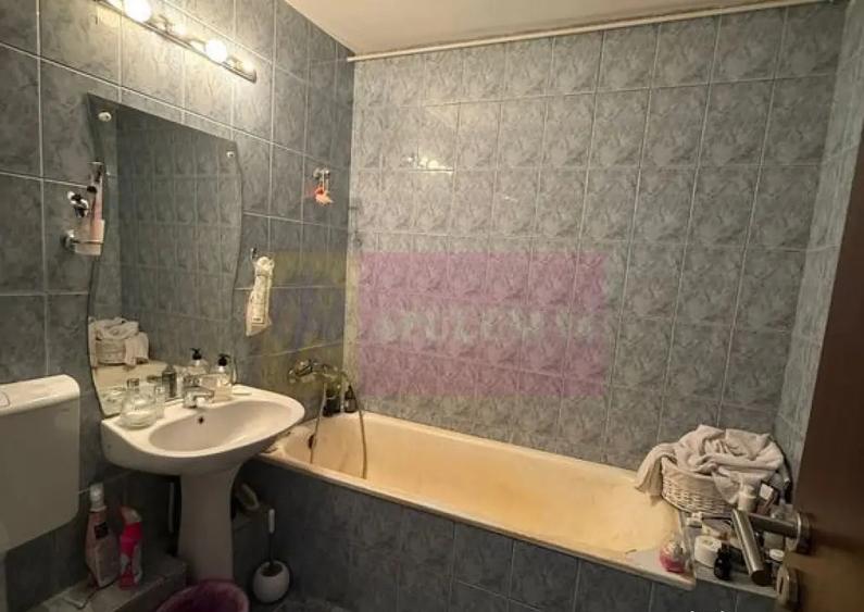 Apartament cu 3 camere decomandat, mobilat în Calea Călărașilor