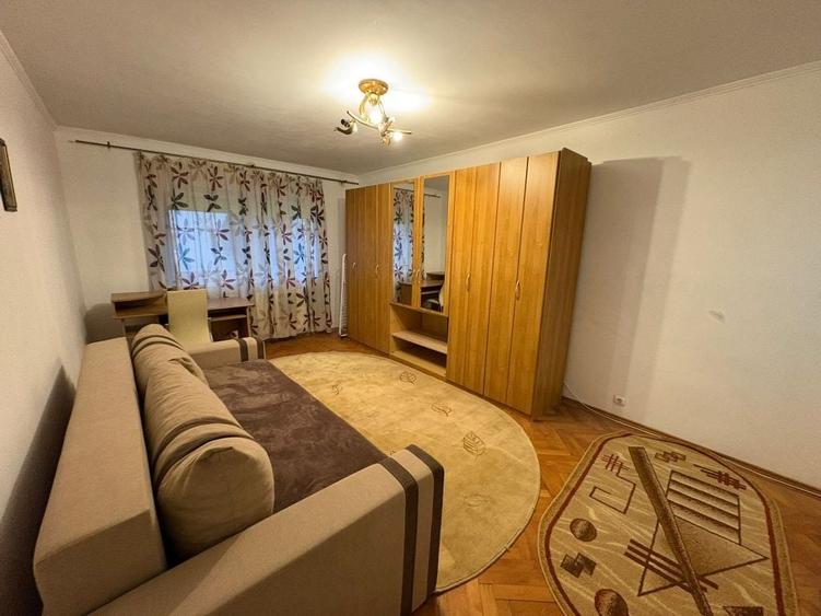 Apartament cu 2 camere decomandat în Sub Arini
