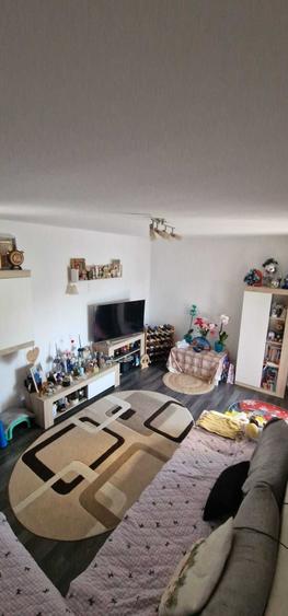 Apartament cu 3 camere decomandat în Aradului