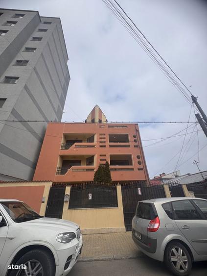 Apartament cu 3 camere în Faleza Nord