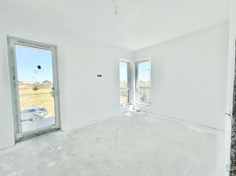 Duplex cu 4 camere cu Canalizare în Moșnița Nouă