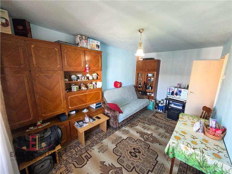 Garsonieră decomandată în Tudor