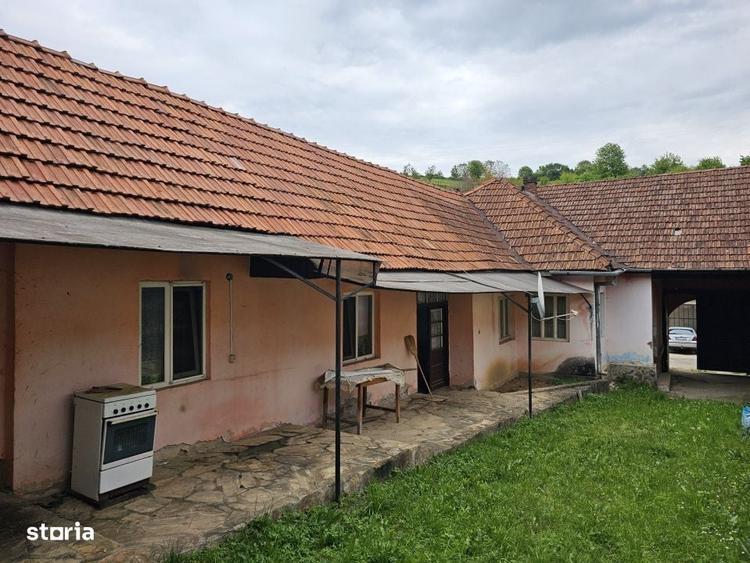Casă cu 4 camere cu Teren 537 Mp în Izbuc