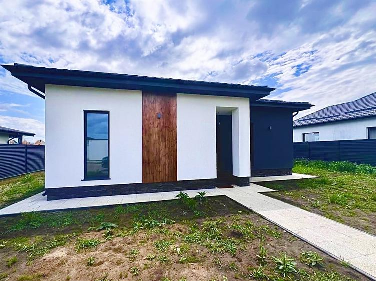 Casă cu 4 camere cu Teren 500 Mp în Central