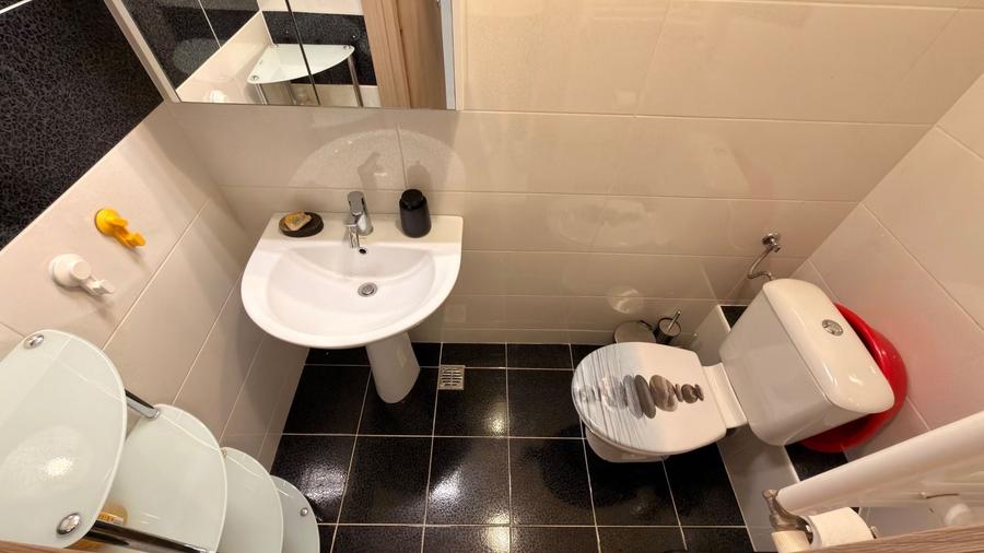 Casă individuală cu 4 camere cu Canalizare în Central
