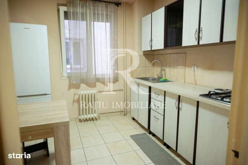 Apartament cu 3 camere decomandat în Central