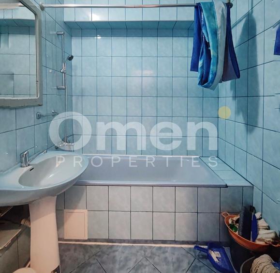Apartament cu 3 camere semidecomandat în Central