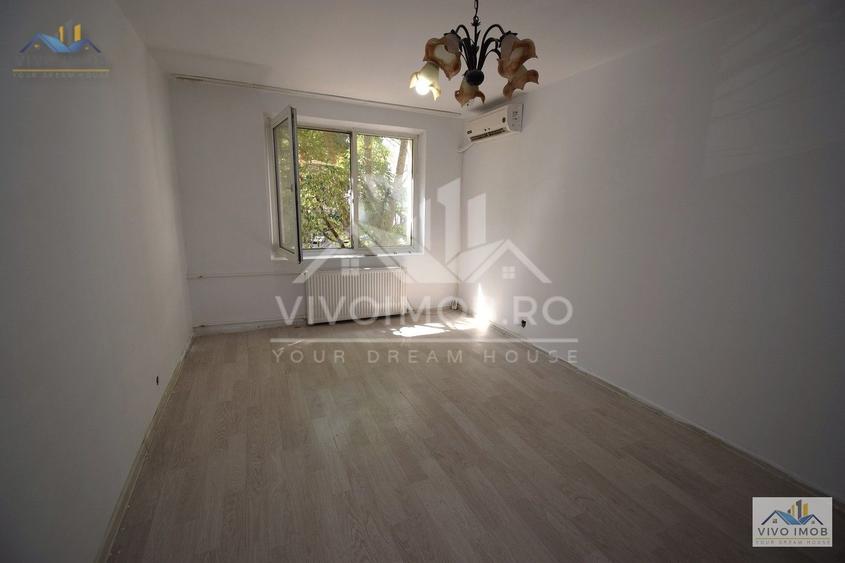 Apartament cu 3 camere semidecomandat în Titan