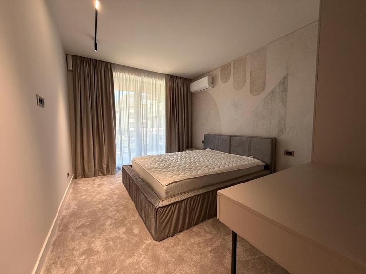 Apartament cu 4 camere, mobilat în Iancu Nicolae