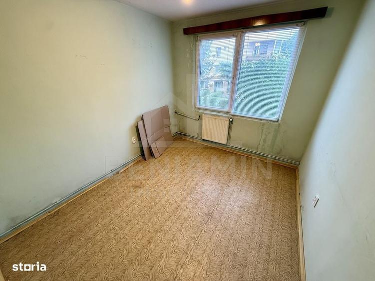Apartament cu 4 camere decomandat în Astra