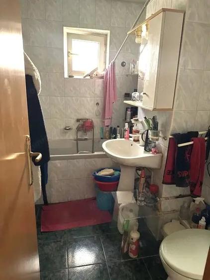 Apartament cu 3 camere decomandat în Mircea cel Bătrân