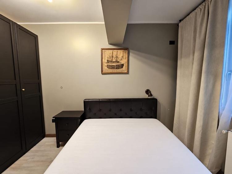 Apartament cu 2 camere decomandat, mobilat în Casa de Cultură