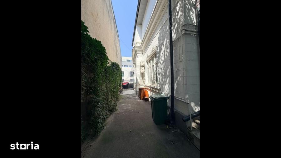 Casă cu 10 camere cu Teren 335 Mp în Victoriei