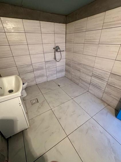Casă cu 2 camere cu Teren 2000 Mp în Brădești