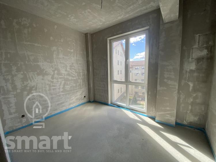 Apartament cu 3 camere semidecomandat în Florești