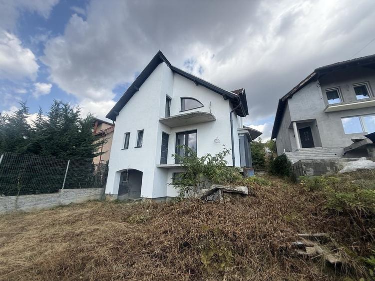 Casă cu 3 camere în Sâncraiu de Mureș
