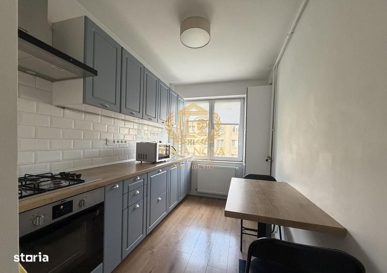 Apartament cu 3 camere semidecomandat, mobilat în Horea